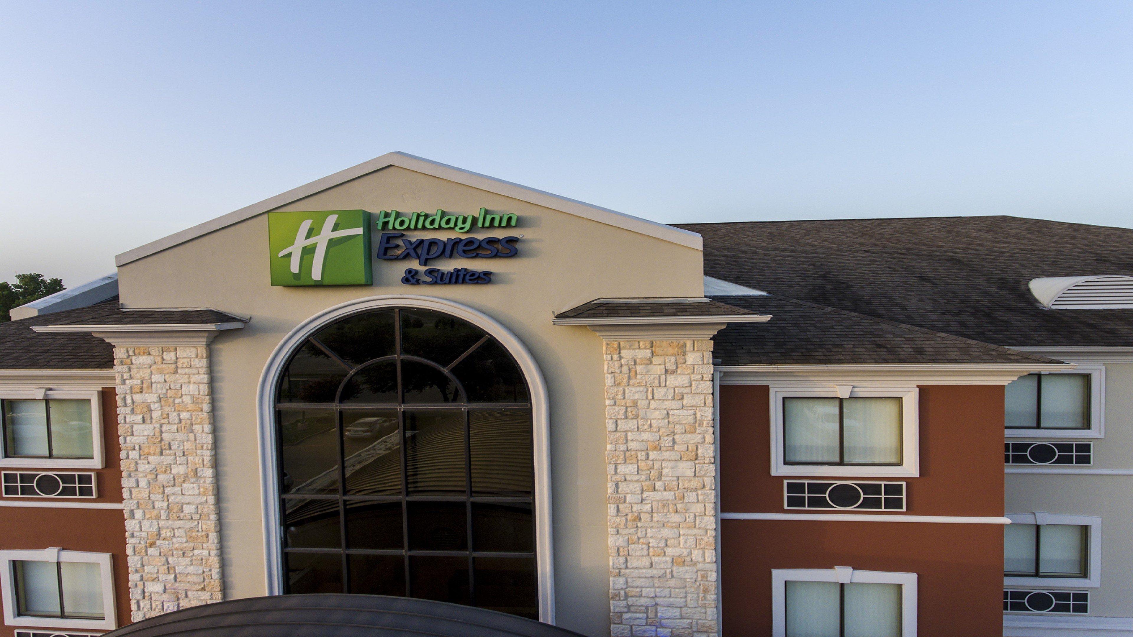 Holiday Inn Express Hotel & Suites Mount Pleasant By Ihg Ngoại thất bức ảnh